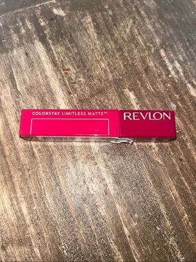 Revlon ColorStay Limitless Matte Liquid Lipstick — Icon Era pink red